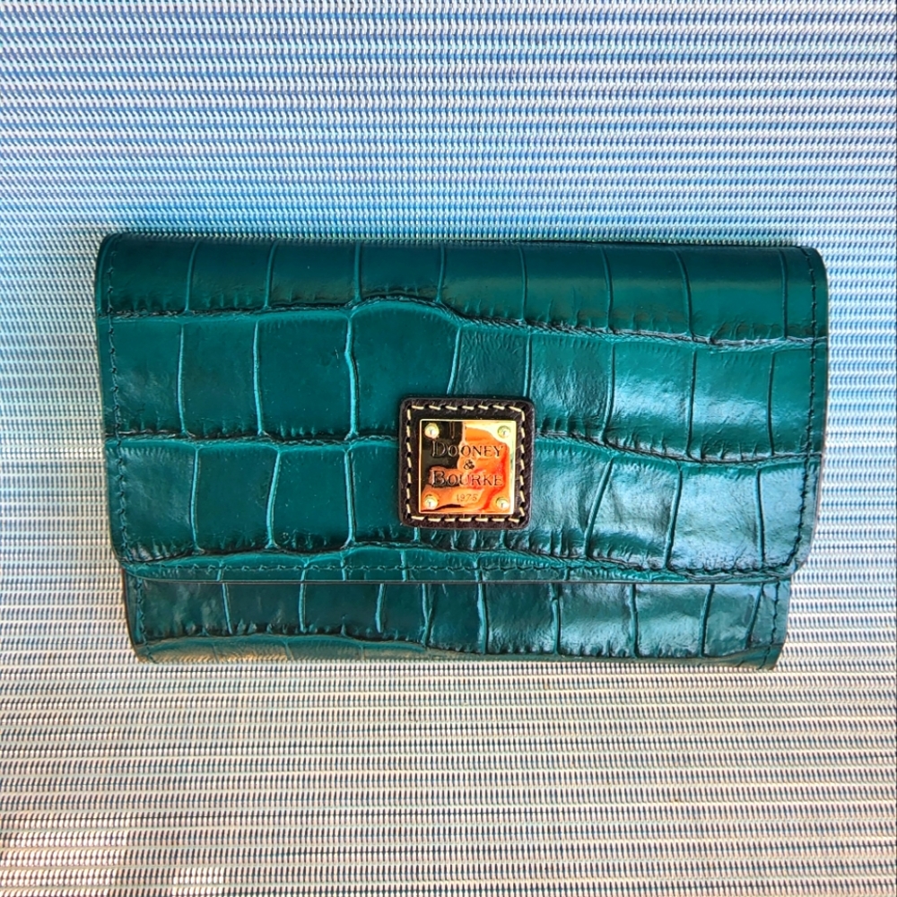 COPY - Dooney&Bourke Croco Wallet
